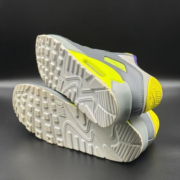 Nike Air Max 90 Essential iD - Picture 7 of 10